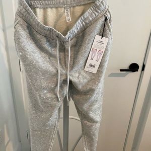 Alo fierce knit sweatpants dove grey heather. Brand new with tags.